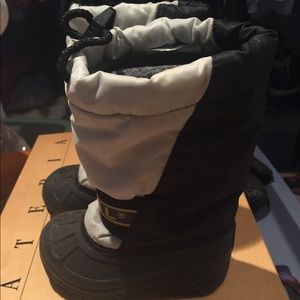 Baby/Toddler Sorel snow boots, size 7.